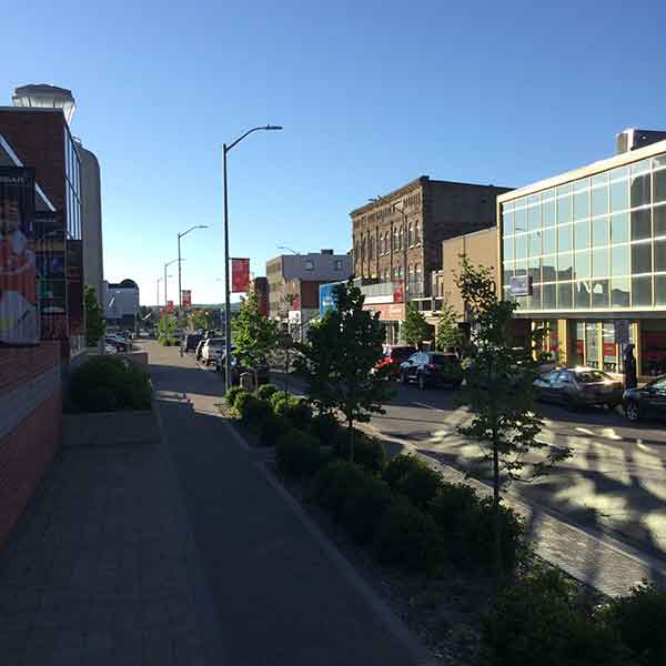 image of Queen Street near the GFL Memorial Gardens